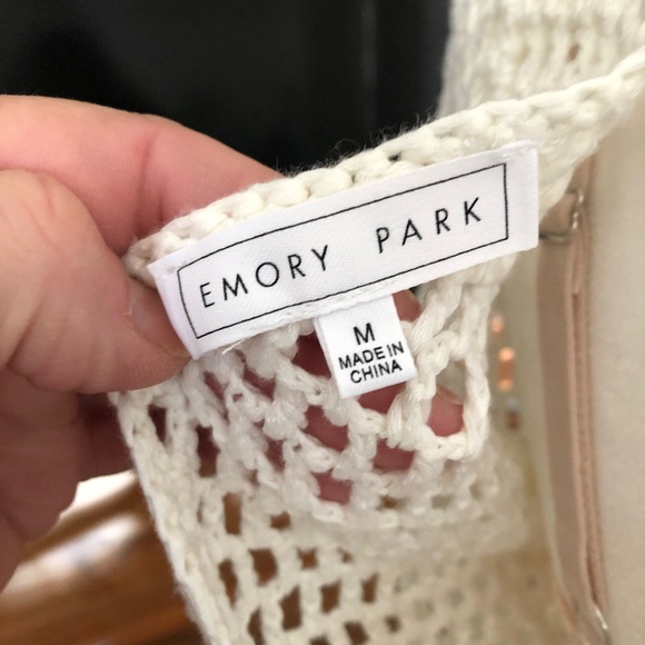 NWOT, Crochet Bodysuit with Plunging Back size medium - Picture 7 of 15